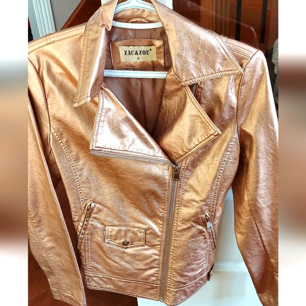 Zac & Zoe Metallic Jacket 💛.